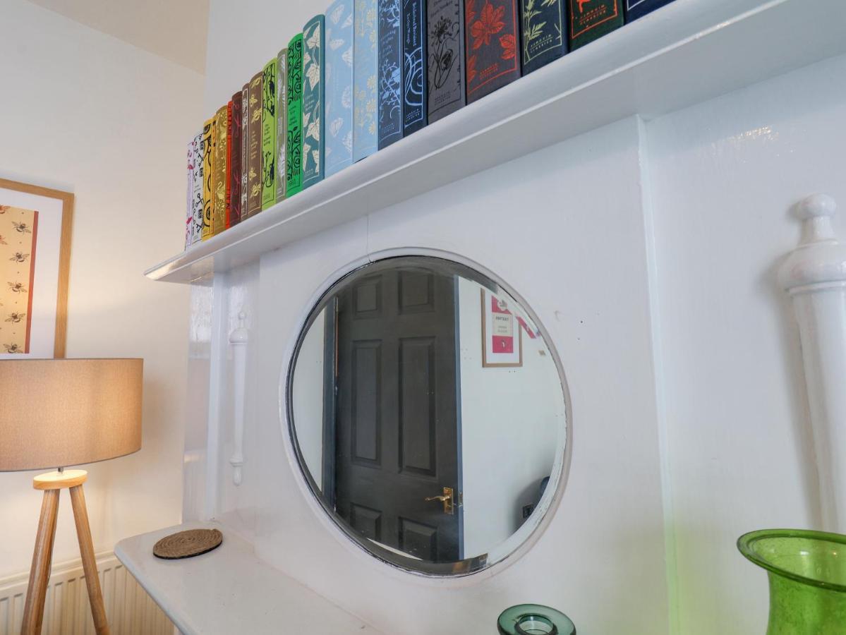 Apartamento Book House Whitby Exterior foto